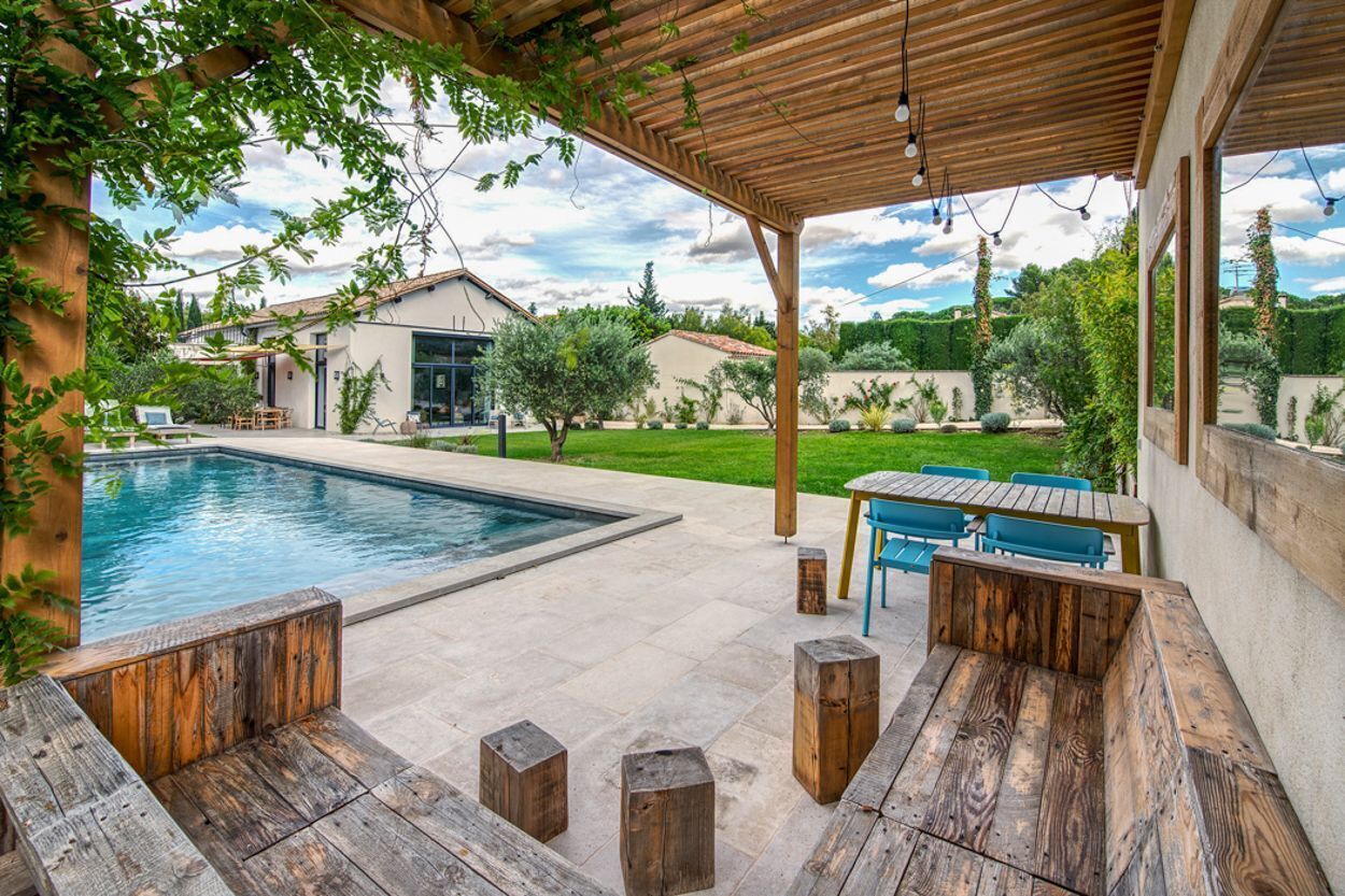 حمّام سباحة مُدفَّأ