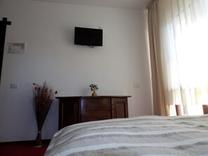 Camera 2, Standard, Balcone | Laptopgeeigneter Arbeitsplatz, kostenloses WLAN