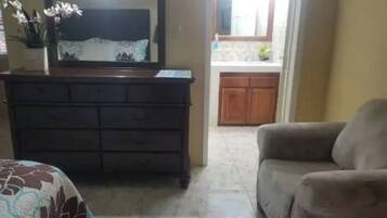 1 quarto, ferros/tábuas de passar roupa, Wi-Fi, roupa de cama