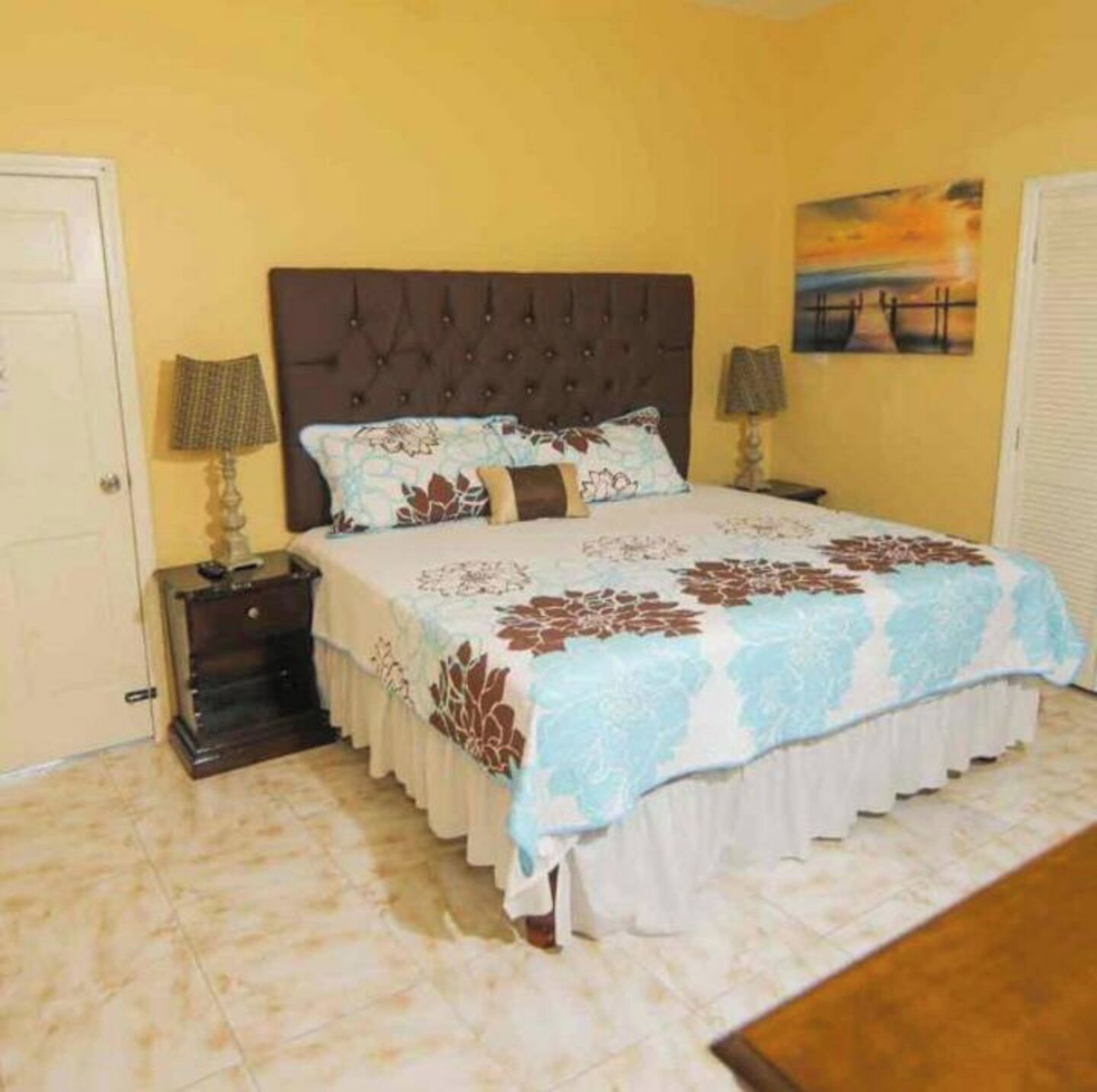 1 habitación, tabla de planchar con plancha, wifi y ropa de cama 