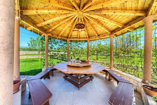 Villa Nature's Embrace