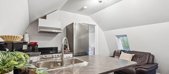  Quiet carriage suite near vinyards and lake