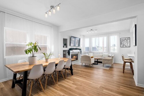 Spacious 4-bedroom house in delightful Chula Vista with view