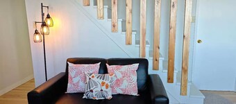 LAKEFRONT COTTAGE #2 - Less than 30 minutes to Sandbanks  - LAKE CONSECON RESORT