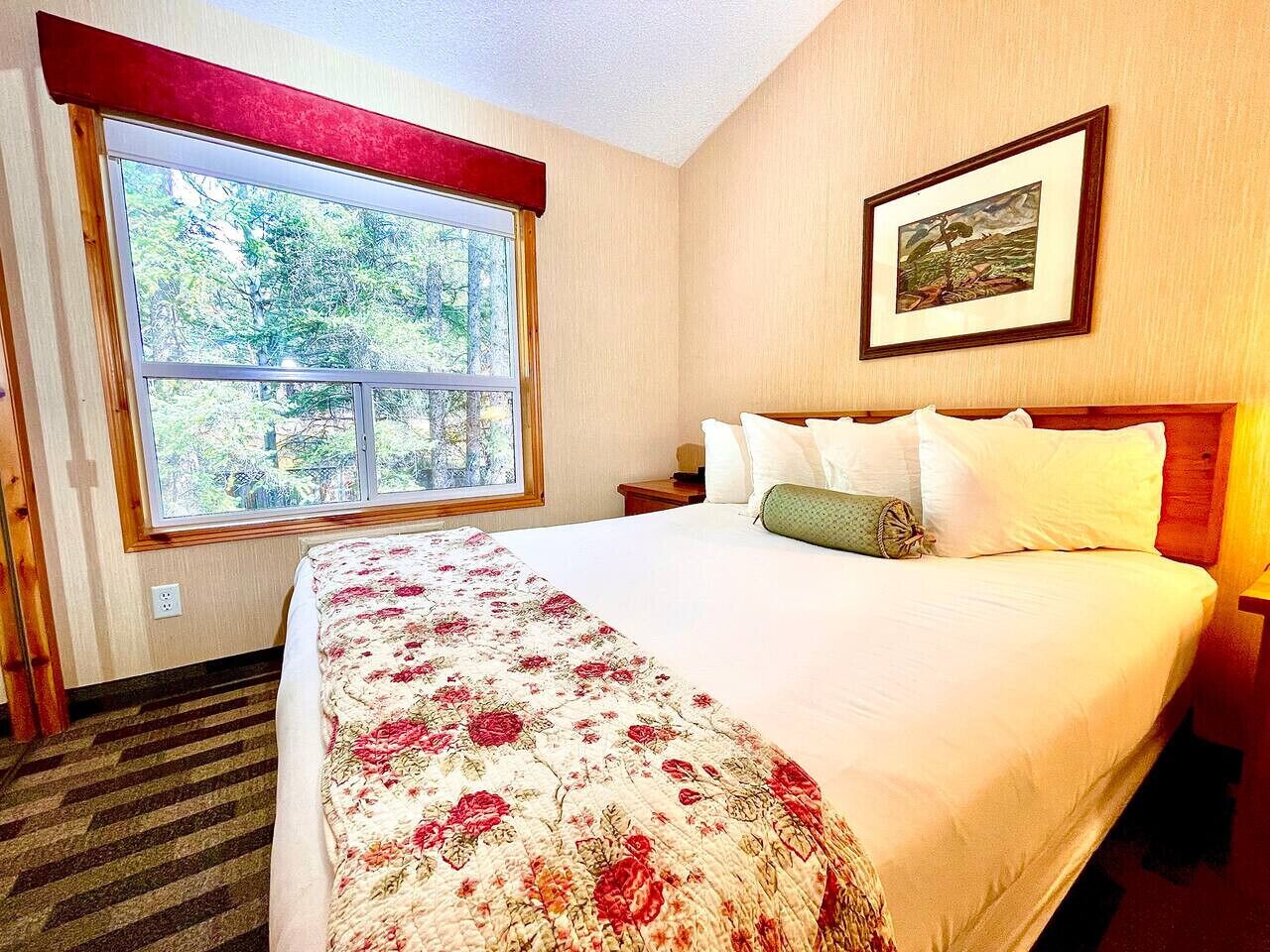 2 camere, una scrivania, ferro/asse da stiro, culla da viaggio