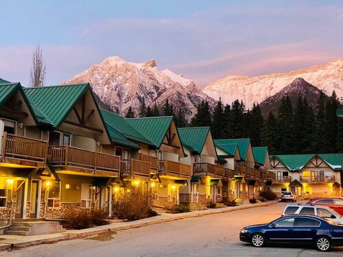 Banff wood lodge- Mtnview/Chalet townhouse/7ppl