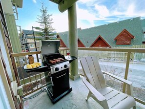 Property grounds - Windtower lodge Kbed FuKn Suite MntView UGpk 4ppl (Canmore)