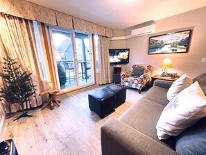 Smart TV, fireplace, video games, books - Windtower lodge Kbed FuKn Suite MntView UGpk 4ppl (Canmore)