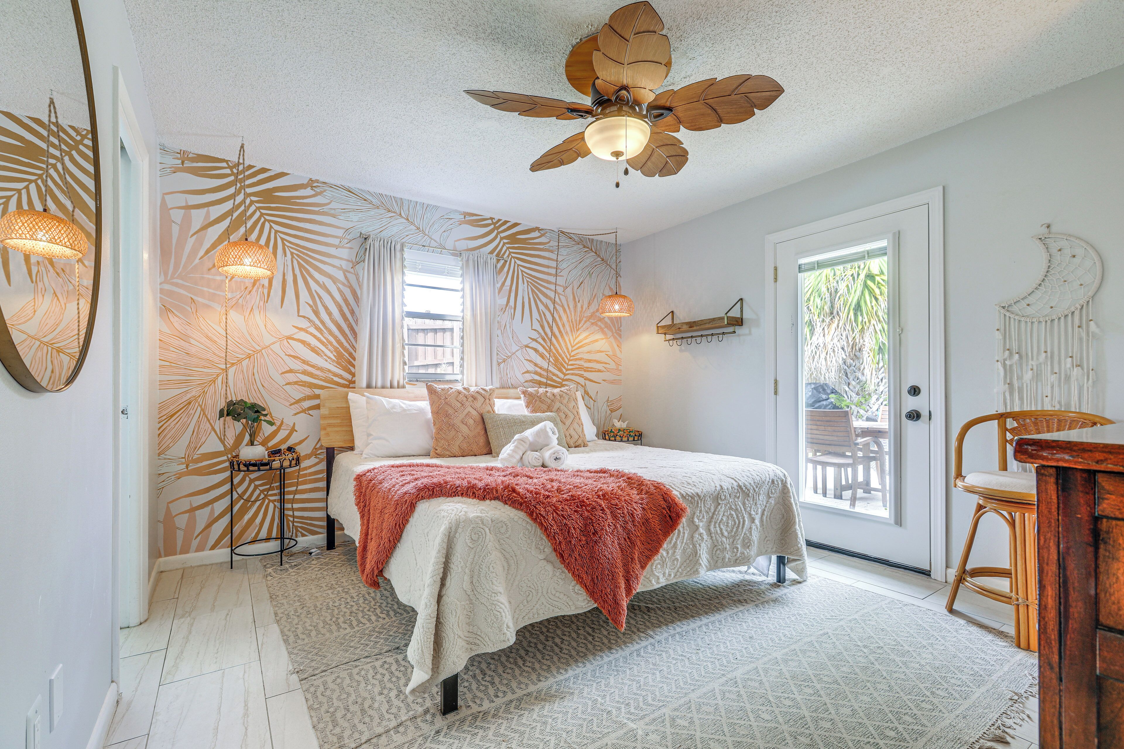 4 bedrooms, iron/ironing board, travel crib, internet