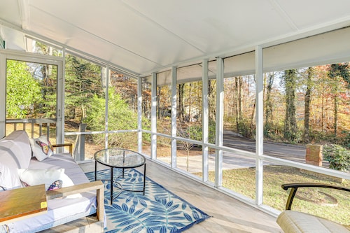 1 Mi to Stone Mountain Park: Outdoor Haven!