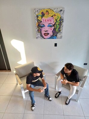 Standard Room | Living area | TV - Casa Lavin (Mérida)