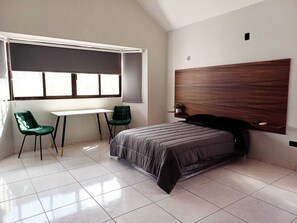 Standard Room | 1 bedroom, desk, laptop workspace, blackout curtains - Casa Lavin (Mérida)