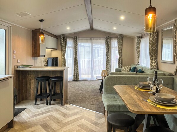 Interior - The Kestrel - UKC6920 (Forres)