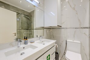 Shower, hair dryer, towels - Solmonte at Praia da Rocha (Praia da Rocha)