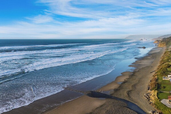 House (2 Bedrooms) | Interior - Half Block to Beach w/ Oceanview, Patio + Balcony The Shore Pine by Avantstay (Arch Cape)