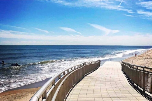 Private BR, BA,KIT&LR Near Beach/JFK/UBS/Subway