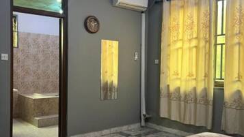 1 bedroom, bed sheets