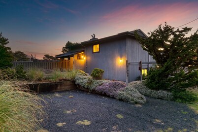 Half Block to Beach w Oceanview Patio Balcony The Shore Pine by Avantstay