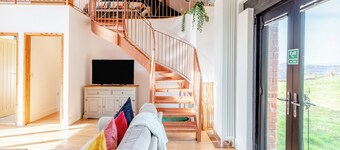 2 bedroom accommodation in Leighton, near Welshpool