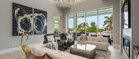 Televisor intel·ligent, estèreo, oficines i pantalles d'ordinador