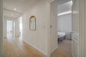 2 bedrooms, iron/ironing board, travel cot, free WiFi
