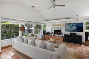 智能電視、壁爐、打印機