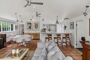 智能電視、壁爐、打印機