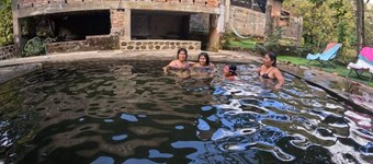 Cottage surrounded by greenery, pets are allowed, we welcome you with a tour.