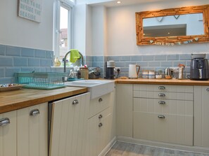 Lave-vaisselle, chaise haute