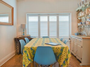 Dining - 2 bedroom accommodation in Bournemouth (Bournemouth)