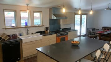Oven, stovetop, dishwasher