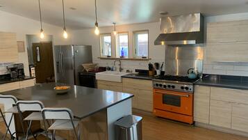 Oven, stovetop, dishwasher