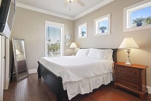 5 makuuhuonetta, silitysrauta/-lauta, ilmainen Wi-Fi, vuodevaatteet