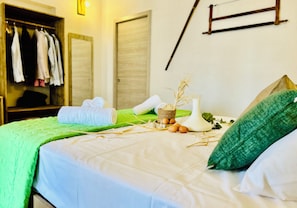 Deluxe Room | Minibar, individually decorated, individually furnished, desk - Alencio Comfort Urbano (Favignana)