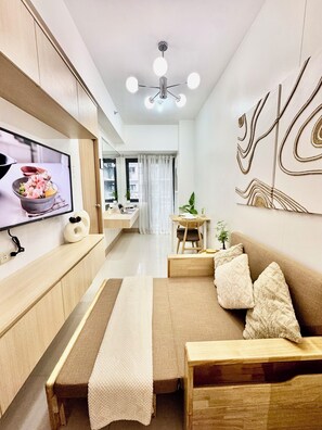 Smart TV, video games - Lux 1BR Condo w/Pool view near MOA-Shore3 Tower2 (Pasay)