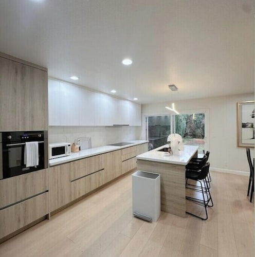 Luxury 3B house near Tec Hubs, High speed WiFi, Chef's Kitchen