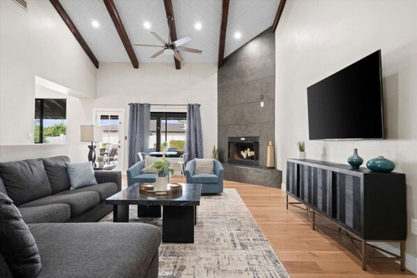 Smart TV, video games, table tennis, stereo - Pickleball-Basketball-HeatedPool-Spa-2 Primary BRs (Scottsdale)