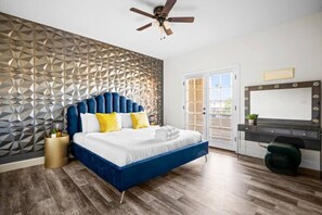 7 間睡房、書桌、熨斗/熨衫板、可攜式嬰兒床