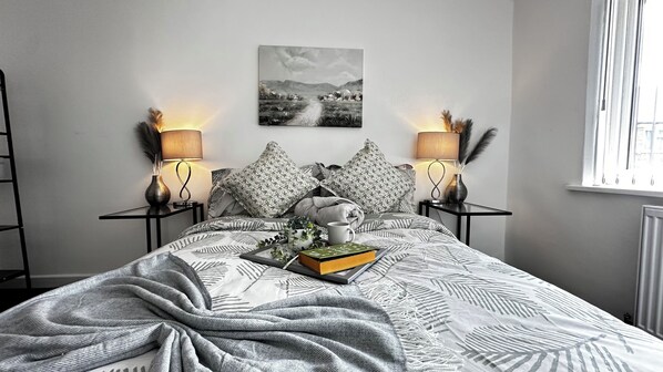 3 bedrooms, iron/ironing board, WiFi, bed sheets