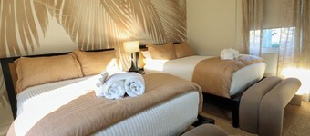 Aviles Double Full- 5 min walk to beach!