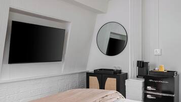 1 bedroom, iron/ironing board, bed sheets