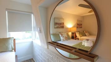 1 chambre, fer et planche à repasser, draps fournis