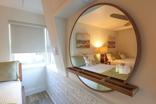 Coastal Double Full- 5 min walk to beach!