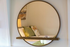 1 chambre, fer et planche à repasser, draps fournis