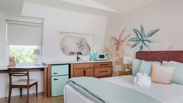 1 bedroom, desk, iron/ironing board, bed sheets