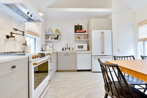 Fridge, microwave, oven, stovetop - Sleek Downtown Nantucket Condo (Nantucket)