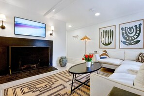 Smart TV, books