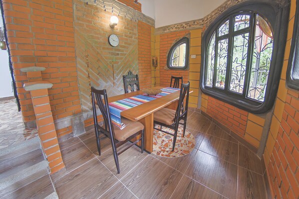 Dining - FINCA LLUVIARES Nature Reserve, a place to walk with the sound of the river (Risaralda)