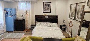1 habitación, tabla de planchar con plancha, wifi gratis y ropa de cama 