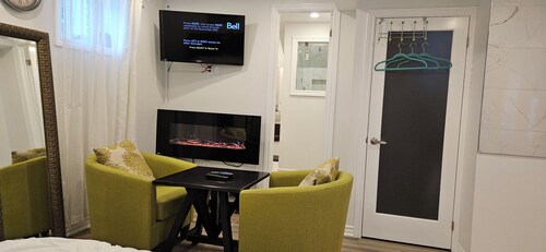  Cozy walkout basement.   In the middle of Wineries the best in Niagara region.